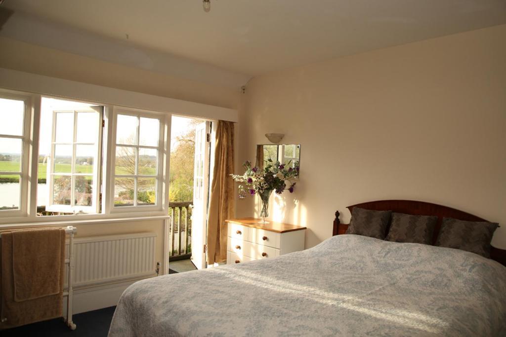 Inverloddon Bed And Breakfast, Wargrave Reading Exterior foto